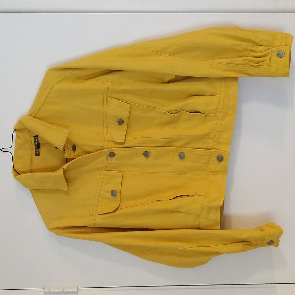 Denim jacket in mustard yellow, size small 🧡💛